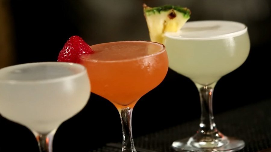 Классический рецепт коктейля Дайкири Состав и пропорции: белый ром – 9 ...