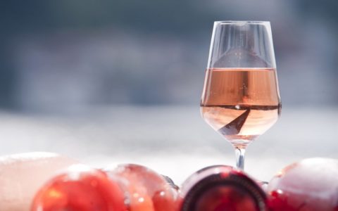 Розовое вино к еде когда подавать?