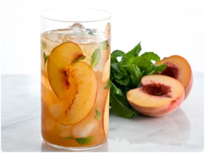 Замороженный персиковый дайкири с безалкогольным игристым вином Cin & Cin Free.
