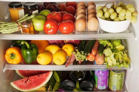 Восемь ошибок, из-за которых еда в холодильнике портится слишком быстро