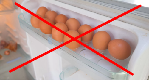Вы храните яйца на дверце холодильника? Вы можете заплатить за эту ошибку своим здоровьем