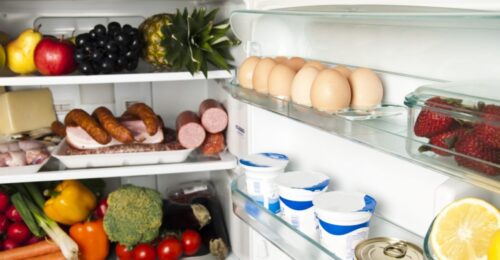 Остатки еды в холодильнике могут нанести вред. Быть осторожными.